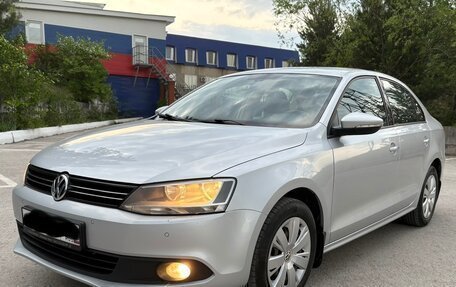 Volkswagen Jetta VI, 2011 год, 999 000 рублей, 5 фотография