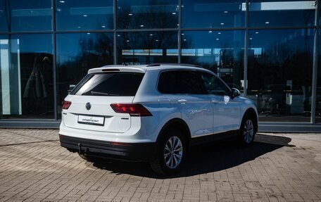 Volkswagen Tiguan II, 2018 год, 2 300 000 рублей, 2 фотография