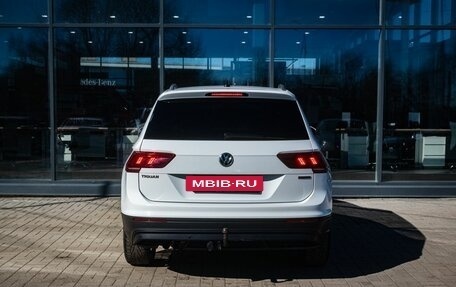 Volkswagen Tiguan II, 2018 год, 2 300 000 рублей, 4 фотография