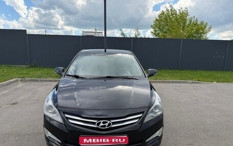 Hyundai Solaris II рестайлинг, 2014 год, 950 000 рублей, 1 фотография
