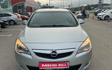 Opel Astra J, 2011 год, 650 000 рублей, 3 фотография