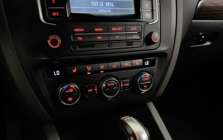 Volkswagen Jetta VI, 2015 год, 949 000 рублей, 15 фотография