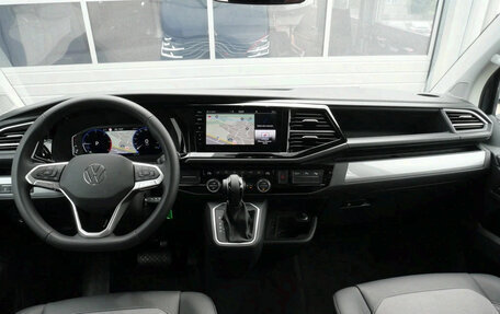Volkswagen Multivan T6 рестайлинг, 2023 год, 4 530 000 рублей, 9 фотография