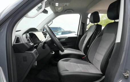 Volkswagen Multivan T6 рестайлинг, 2023 год, 4 530 000 рублей, 8 фотография