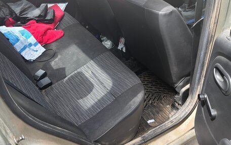Renault Logan I, 2010 год, 200 000 рублей, 14 фотография