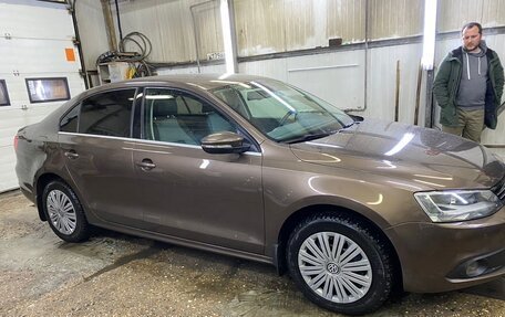 Volkswagen Jetta VI, 2012 год, 1 050 000 рублей, 3 фотография