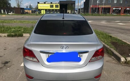 Hyundai Solaris II рестайлинг, 2011 год, 635 000 рублей, 2 фотография
