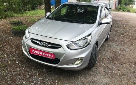 Hyundai Solaris II рестайлинг, 2011 год, 635 000 рублей, 3 фотография
