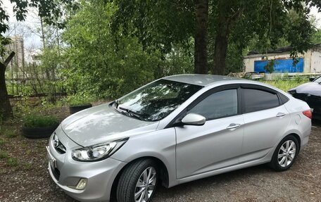 Hyundai Solaris II рестайлинг, 2011 год, 635 000 рублей, 4 фотография