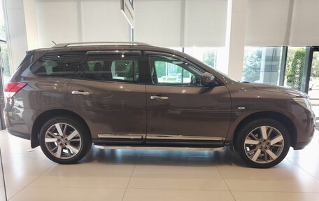 Nissan Pathfinder, 2015 год, 1 720 000 рублей, 4 фотография