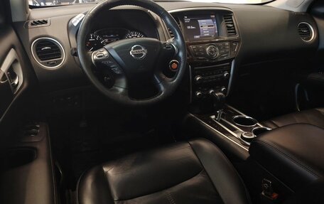 Nissan Pathfinder, 2015 год, 1 720 000 рублей, 13 фотография