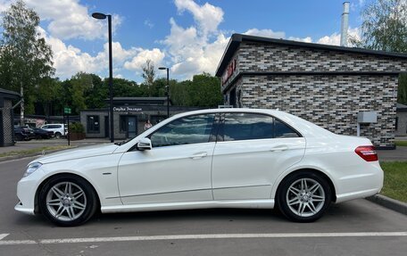 Mercedes-Benz E-Класс, 2011 год, 1 990 000 рублей, 3 фотография