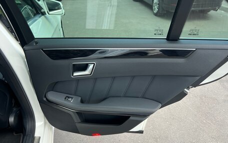 Mercedes-Benz E-Класс, 2011 год, 1 990 000 рублей, 14 фотография
