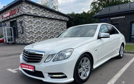 Mercedes-Benz E-Класс, 2011 год, 1 990 000 рублей, 2 фотография