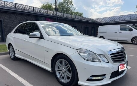 Mercedes-Benz E-Класс, 2011 год, 1 990 000 рублей, 6 фотография