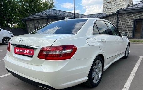 Mercedes-Benz E-Класс, 2011 год, 1 990 000 рублей, 4 фотография