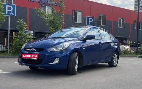 Hyundai Solaris II рестайлинг, 2011 год, 570 000 рублей, 2 фотография