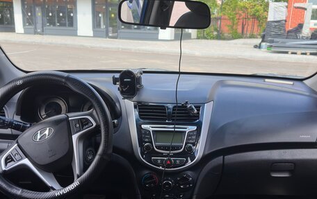 Hyundai Solaris II рестайлинг, 2011 год, 570 000 рублей, 11 фотография