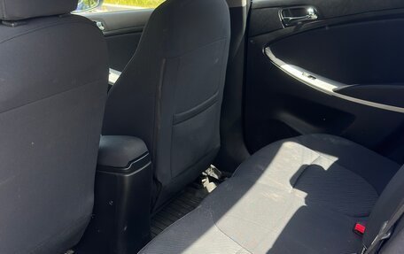 Hyundai Solaris II рестайлинг, 2011 год, 570 000 рублей, 16 фотография