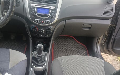 Hyundai Solaris II рестайлинг, 2014 год, 950 000 рублей, 9 фотография