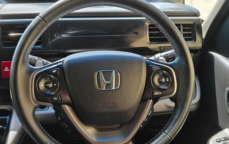 Honda Stepwgn IV, 2021 год, 2 500 000 рублей, 4 фотография