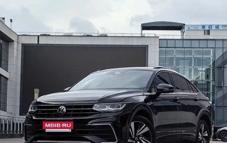 Volkswagen Tiguan II, 2023 год, 3 800 000 рублей, 4 фотография