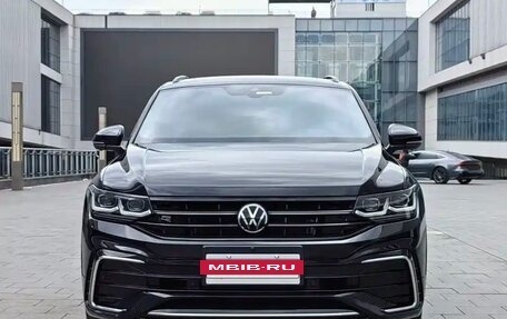Volkswagen Tiguan II, 2023 год, 3 800 000 рублей, 2 фотография