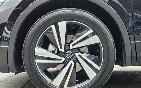 Volkswagen Tiguan II, 2023 год, 3 800 000 рублей, 16 фотография