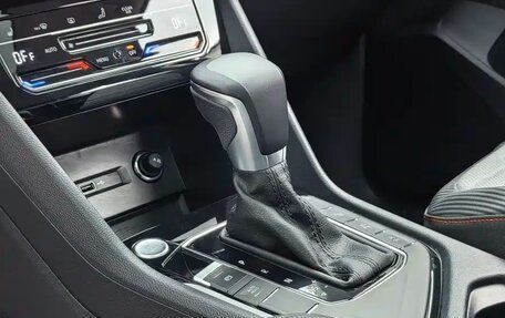Volkswagen Tiguan II, 2023 год, 3 800 000 рублей, 18 фотография