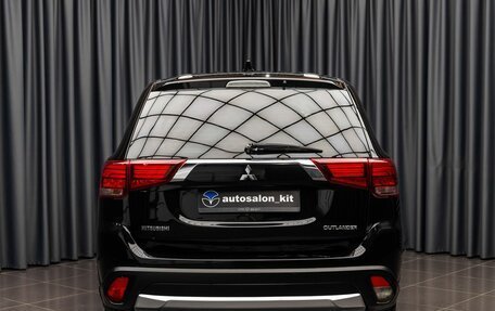 Mitsubishi Outlander III рестайлинг 3, 2017 год, 1 329 000 рублей, 5 фотография