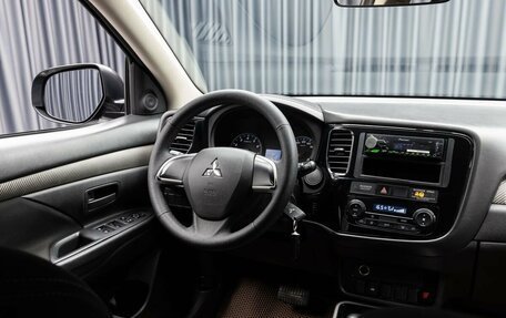 Mitsubishi Outlander III рестайлинг 3, 2017 год, 1 329 000 рублей, 10 фотография