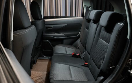 Mitsubishi Outlander III рестайлинг 3, 2017 год, 1 329 000 рублей, 8 фотография