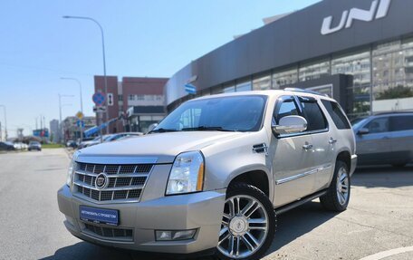 Cadillac Escalade III, 2010 год, 1 800 000 рублей, 1 фотография