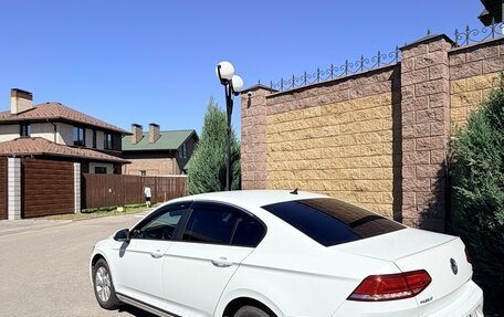 Volkswagen Passat B8 рестайлинг, 2017 год, 1 680 000 рублей, 4 фотография