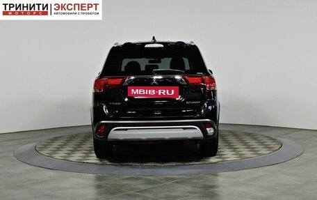 Mitsubishi Outlander III рестайлинг 3, 2018 год, 2 197 000 рублей, 6 фотография