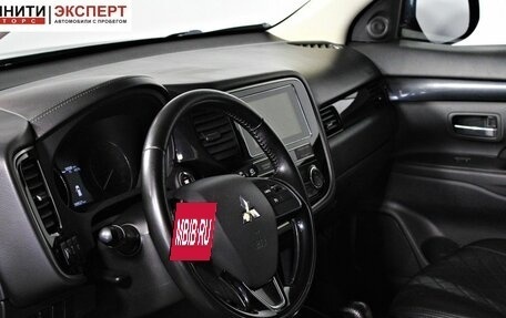 Mitsubishi Outlander III рестайлинг 3, 2018 год, 2 197 000 рублей, 11 фотография