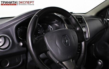 Renault Logan II, 2016 год, 827 000 рублей, 10 фотография