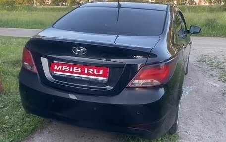 Hyundai Solaris II рестайлинг, 2015 год, 1 050 000 рублей, 2 фотография