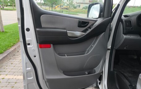 Hyundai Grand Starex Grand Starex I рестайлинг 2, 2008 год, 1 300 000 рублей, 15 фотография