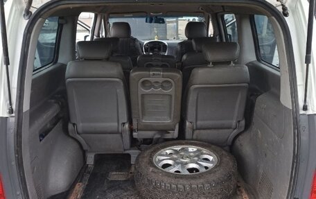 Hyundai Grand Starex Grand Starex I рестайлинг 2, 2010 год, 1 000 000 рублей, 5 фотография