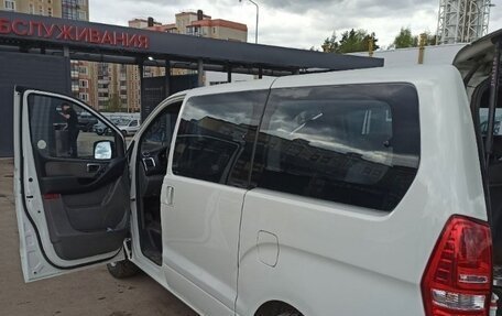 Hyundai Grand Starex Grand Starex I рестайлинг 2, 2010 год, 1 000 000 рублей, 3 фотография