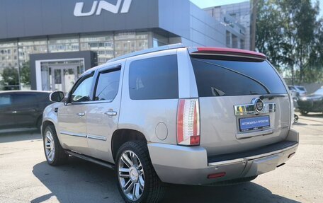 Cadillac Escalade III, 2010 год, 1 800 000 рублей, 6 фотография
