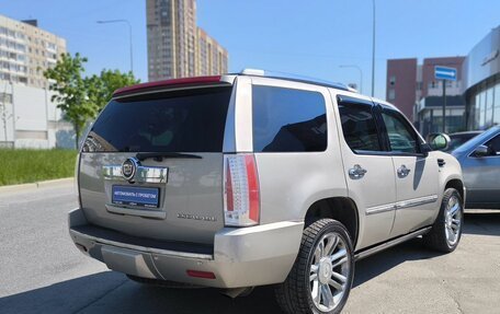 Cadillac Escalade III, 2010 год, 1 800 000 рублей, 4 фотография