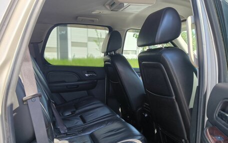 Cadillac Escalade III, 2010 год, 1 800 000 рублей, 12 фотография
