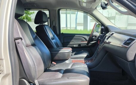Cadillac Escalade III, 2010 год, 1 800 000 рублей, 14 фотография