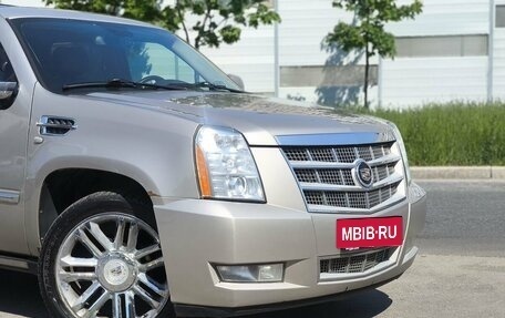 Cadillac Escalade III, 2010 год, 1 800 000 рублей, 9 фотография