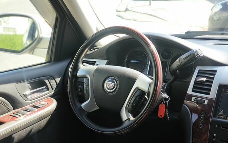 Cadillac Escalade III, 2010 год, 1 800 000 рублей, 22 фотография