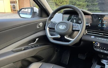 Hyundai Elantra, 2024 год, 2 400 000 рублей, 4 фотография