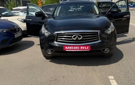 Infiniti QX70, 2016 год, 2 650 000 рублей, 4 фотография