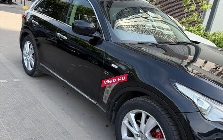 Infiniti QX70, 2016 год, 2 650 000 рублей, 15 фотография